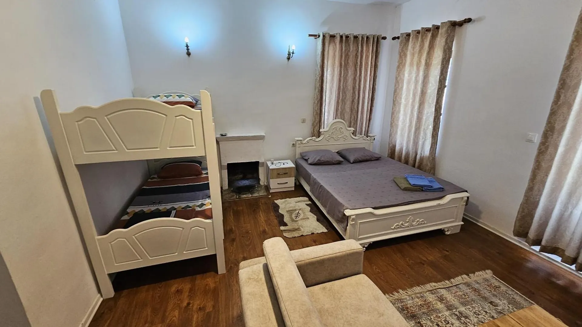 Aeria Rooms Himarë Penzion
