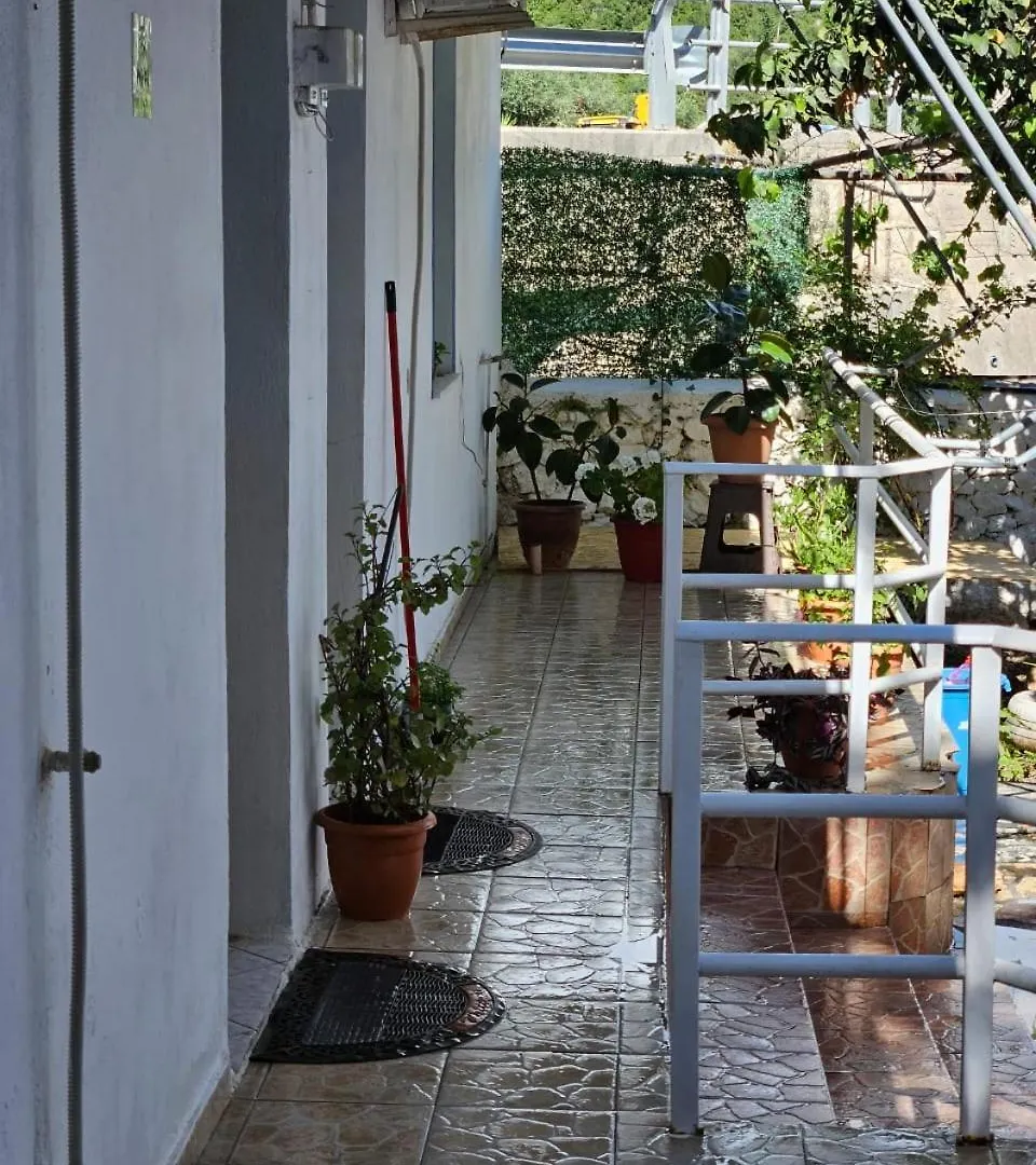 Aeria Rooms Himare Affittacamere